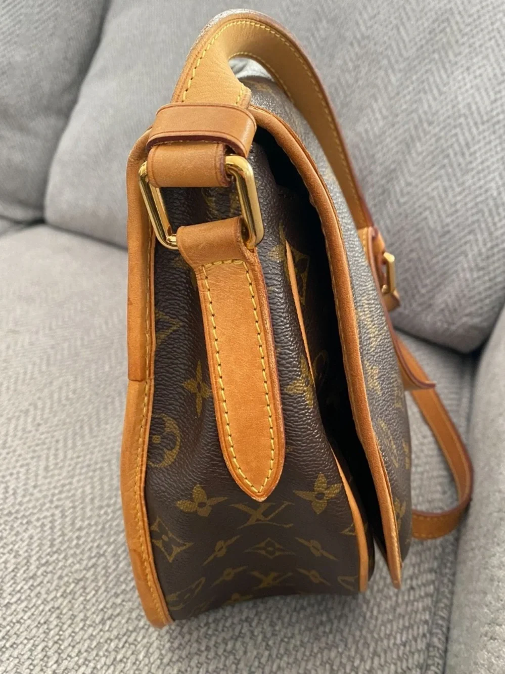 Louis Vuitton Brown Monogram Saddle Crossbody with Tan Trim - Picture 5 of 12